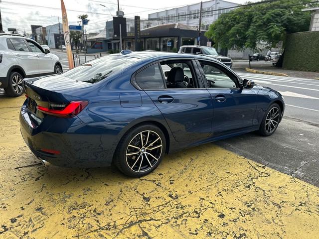 BMW 320i