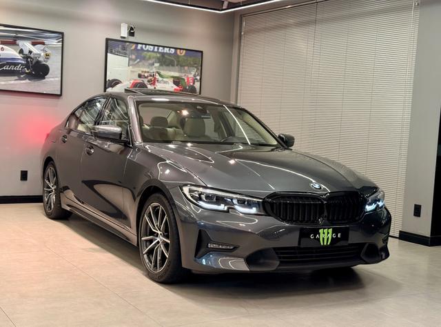 BMW 320i