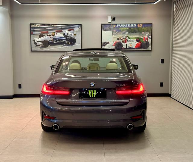 BMW 320i