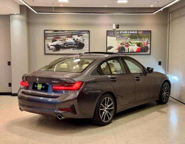 BMW 320i