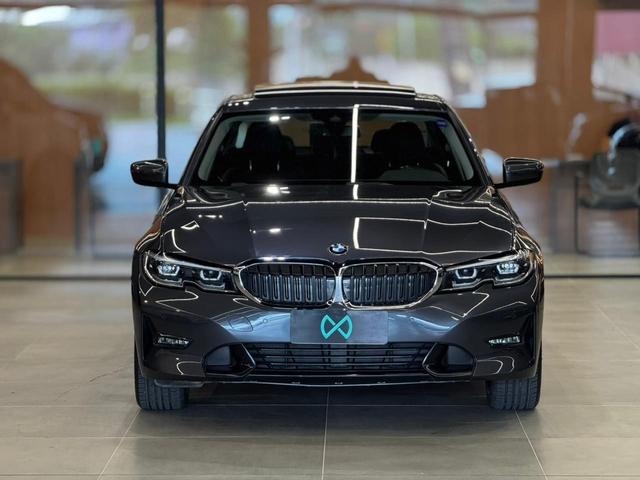 BMW 320i