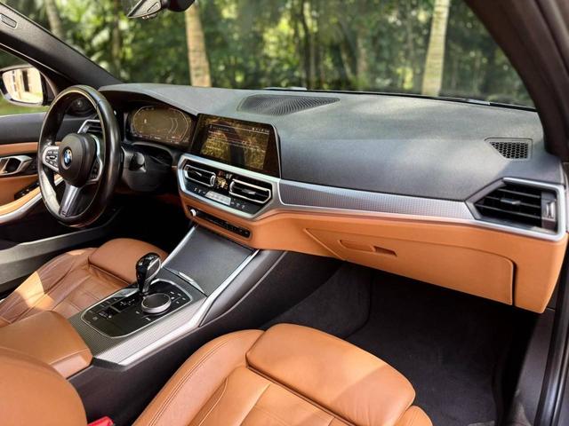 BMW 320i