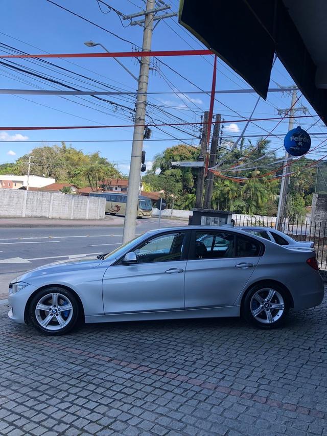 BMW 320i