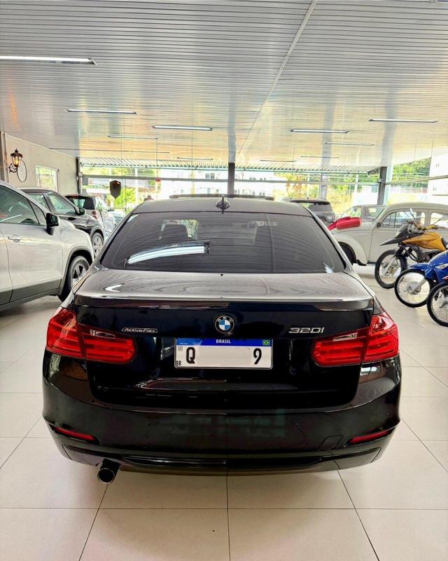 BMW 320i
