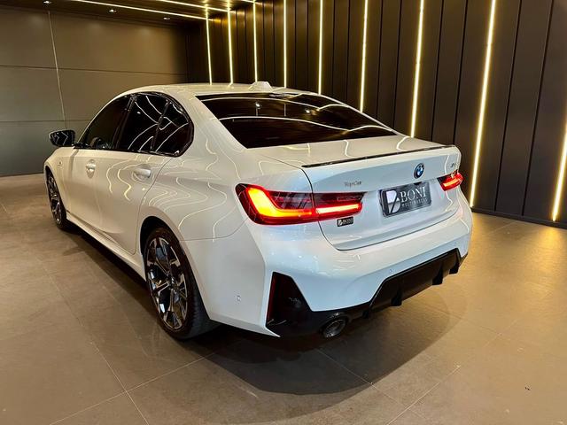 BMW 330e