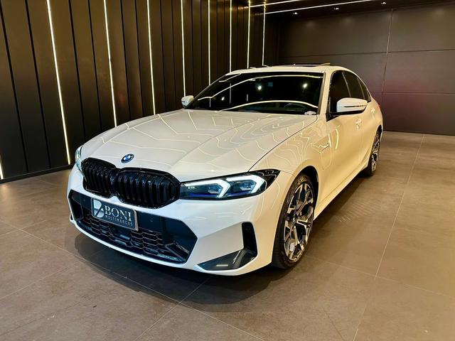 BMW 330e