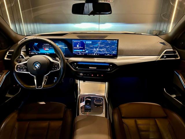 BMW 330e