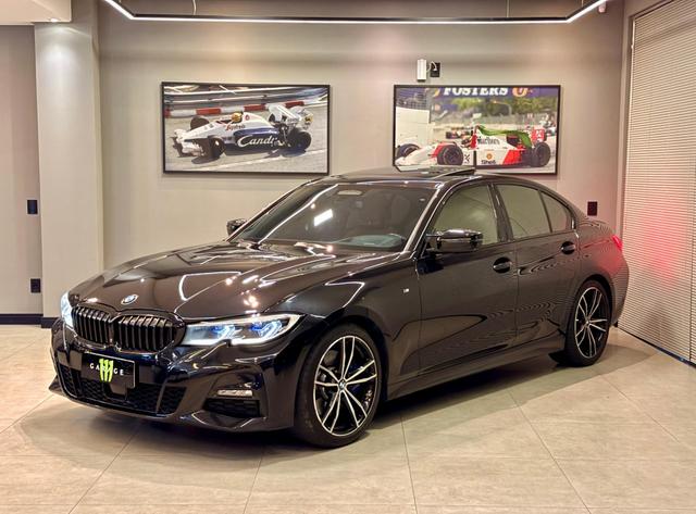 BMW 330i