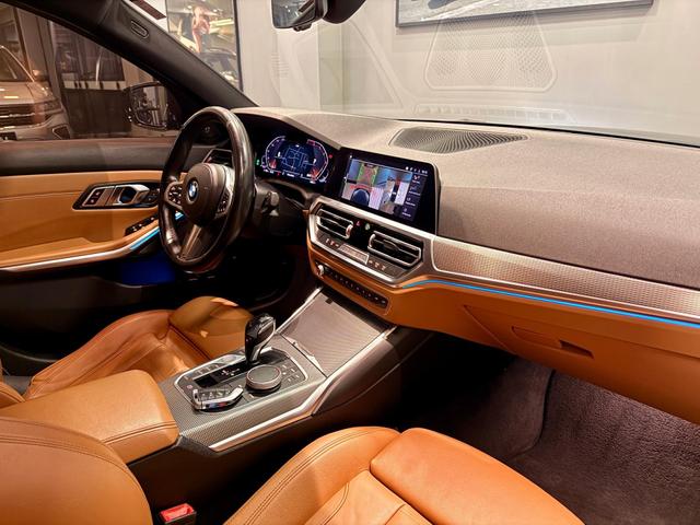 BMW 330i