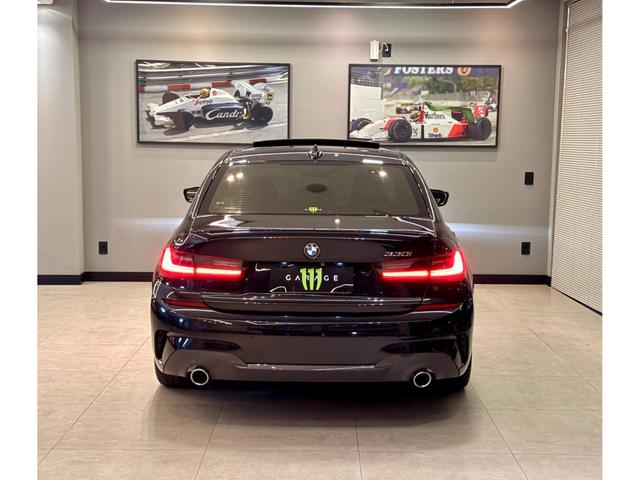 BMW 330i
