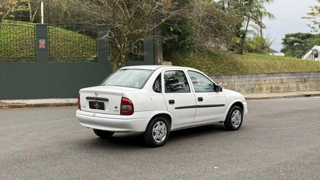 Chevrolet Corsa Sedan