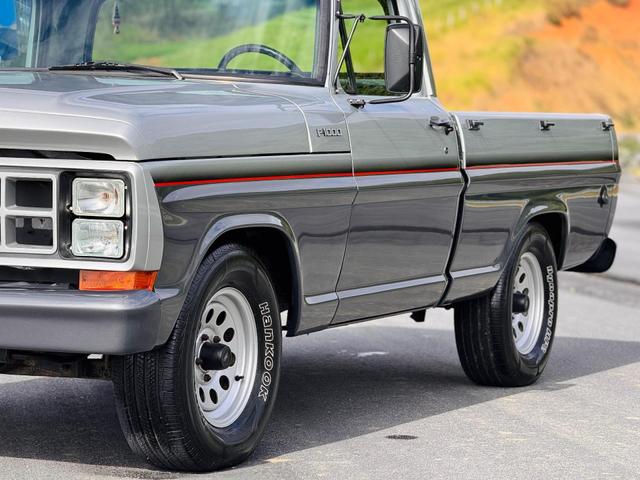 Ford F-1000