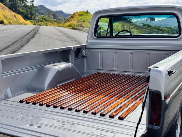 Ford F-1000