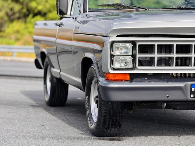 Ford F-1000