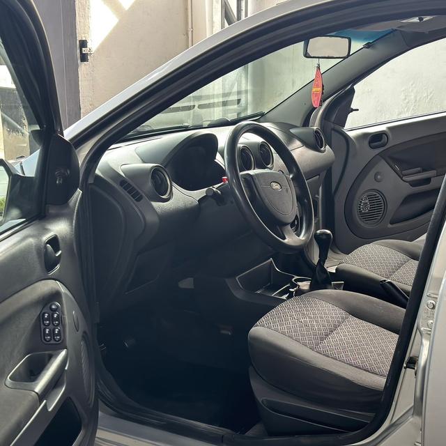 Ford Fiesta Sedan