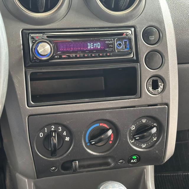 Ford Fiesta Sedan