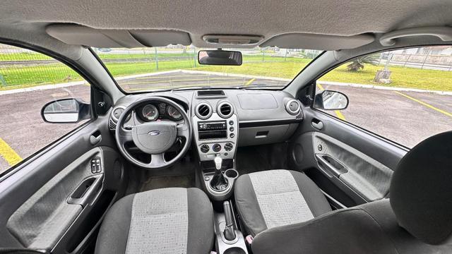 Ford Fiesta Sedan