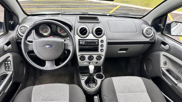 Ford Fiesta Sedan