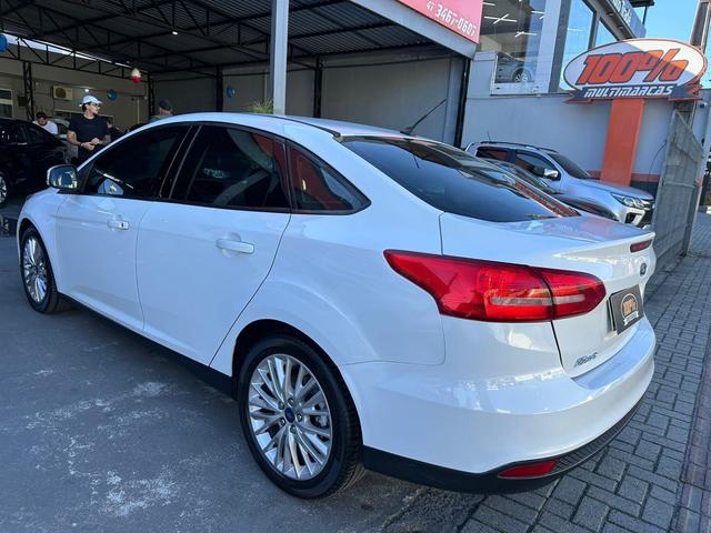 Ford Focus Sedan