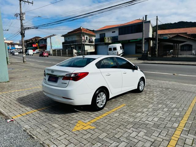 Hyundai Hb20s