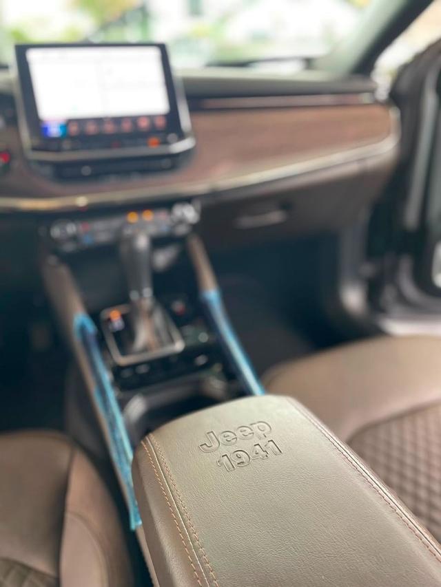 Jeep Commander