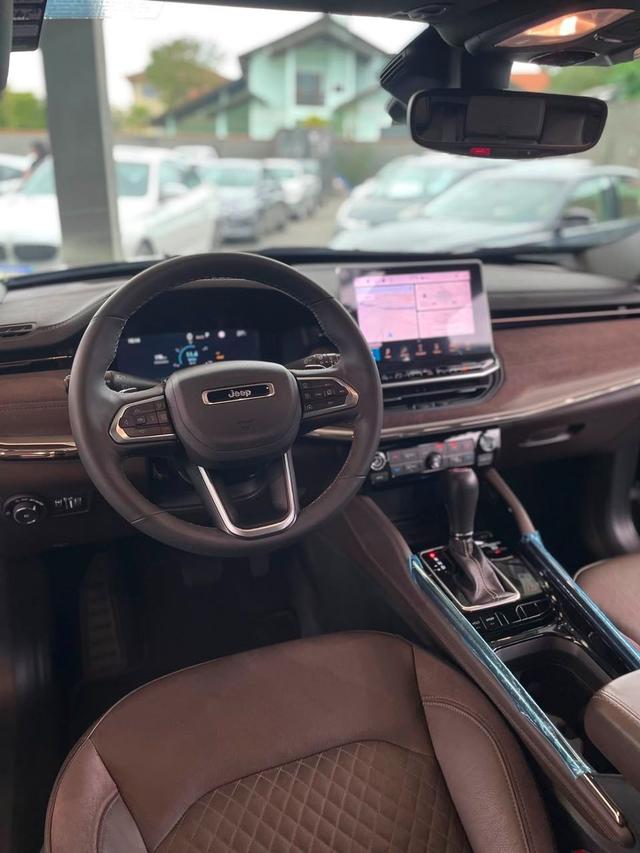 Jeep Commander