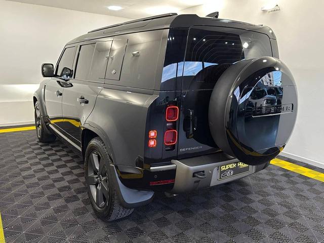 Land Rover Defender 110