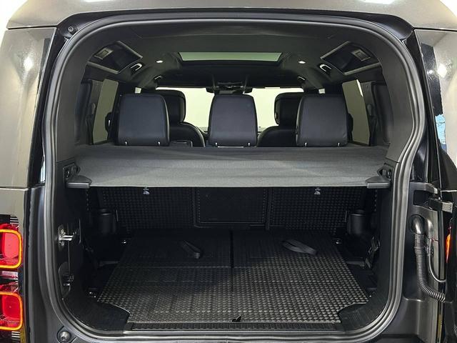 Land Rover Defender 110