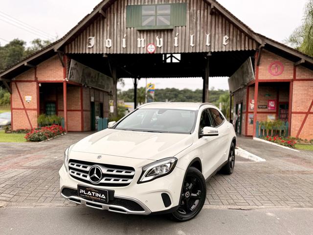 Mercedes-Benz GLA 200