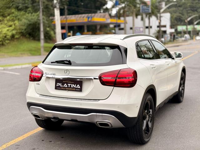 Mercedes-Benz GLA 200