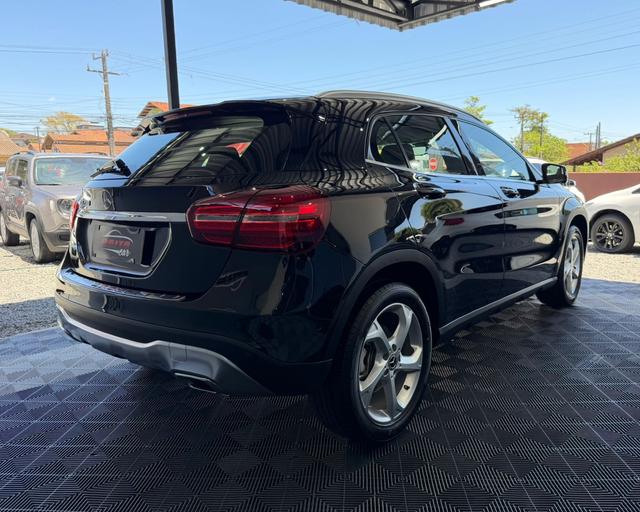 Mercedes-Benz GLA 200