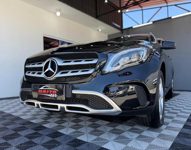 Mercedes-Benz GLA 200