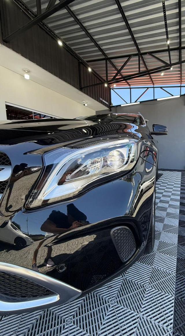 Mercedes-Benz GLA 200