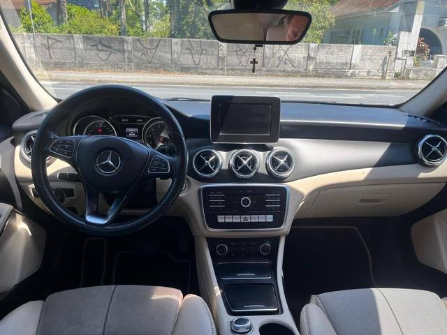 Mercedes-Benz GLA 200