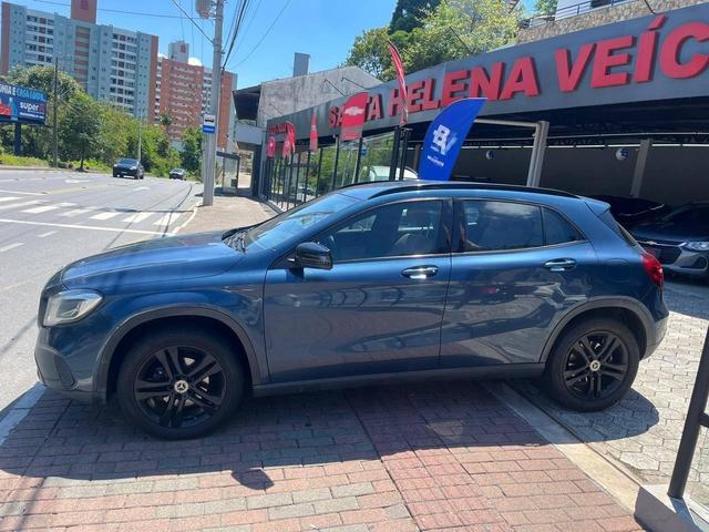 Mercedes-Benz GLA 200