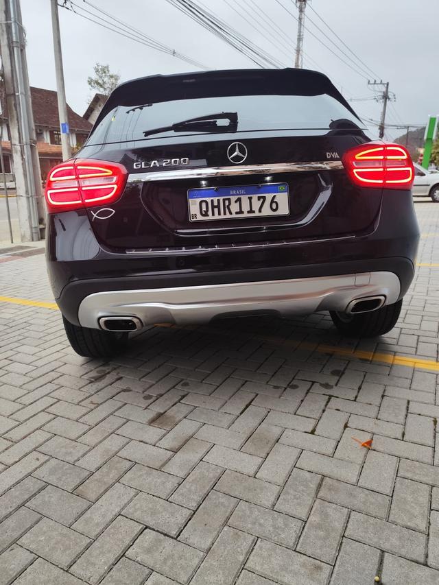 Mercedes-Benz GLA 200