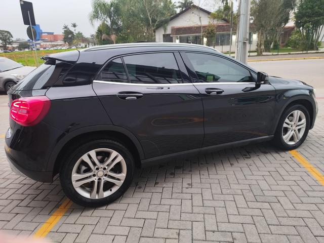 Mercedes-Benz GLA 200