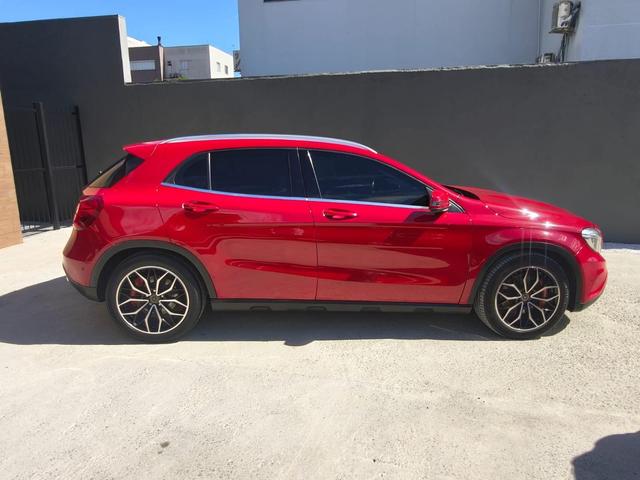 Mercedes-Benz GLA 250