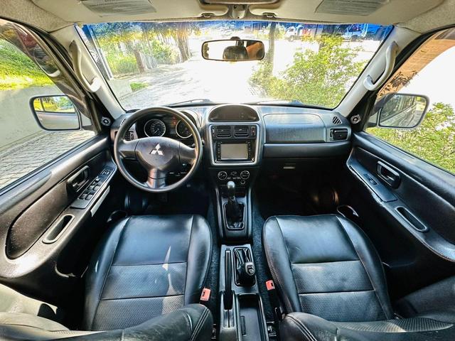Mitsubishi Pajero TR4