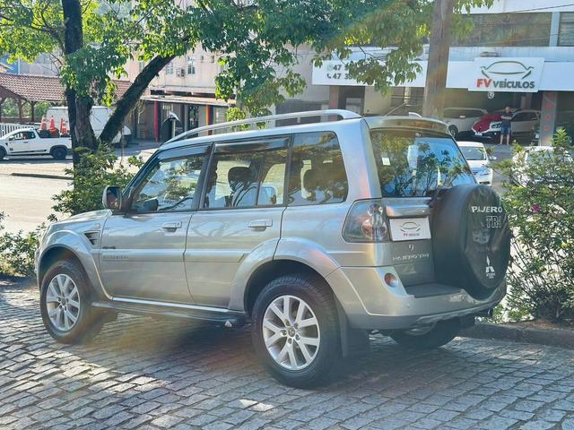 Mitsubishi Pajero TR4