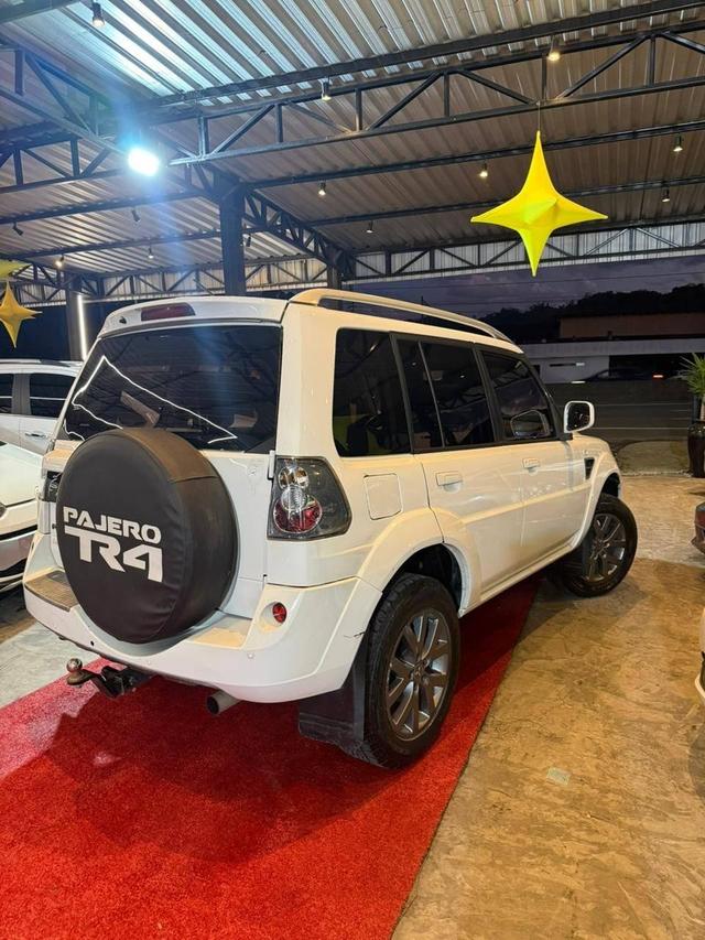 Mitsubishi Pajero TR4