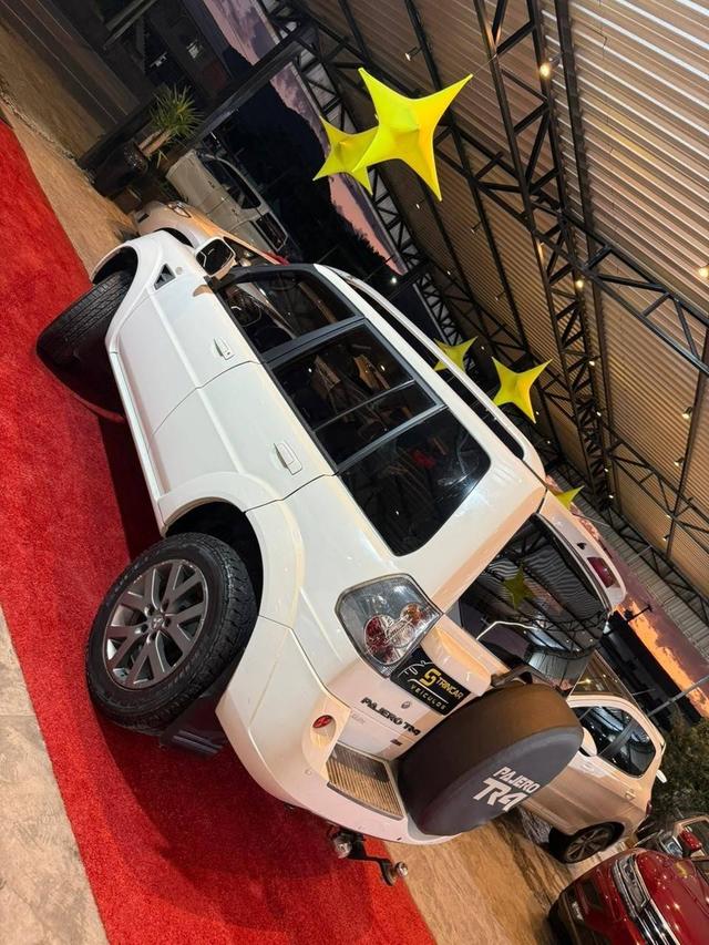 Mitsubishi Pajero TR4