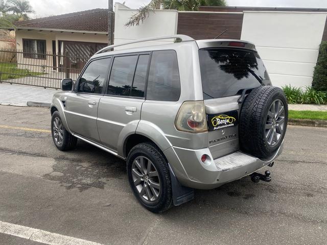 Mitsubishi Pajero TR4