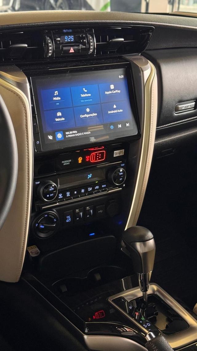 Toyota Hilux SW4