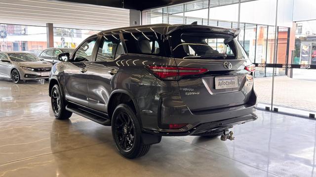 Toyota Hilux SW4