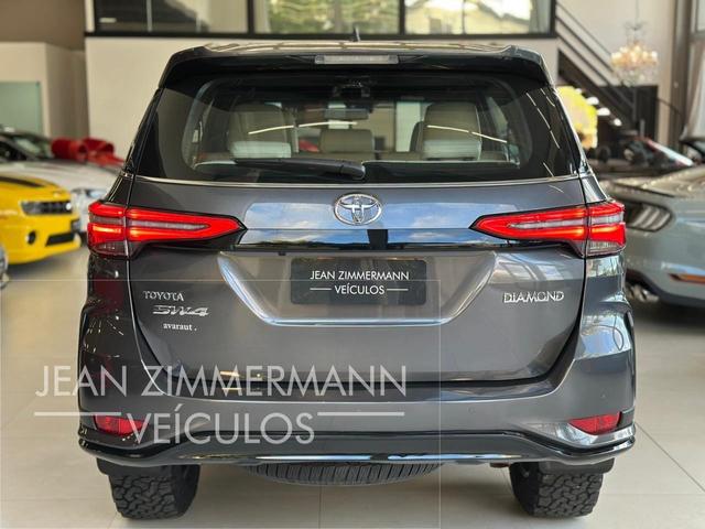 Toyota Hilux SW4