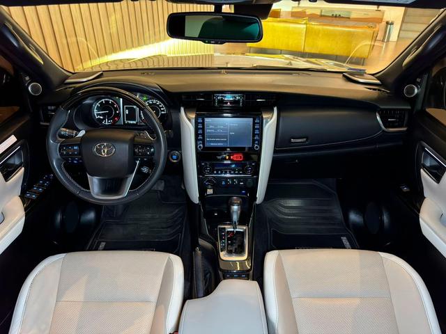 Toyota Hilux SW4