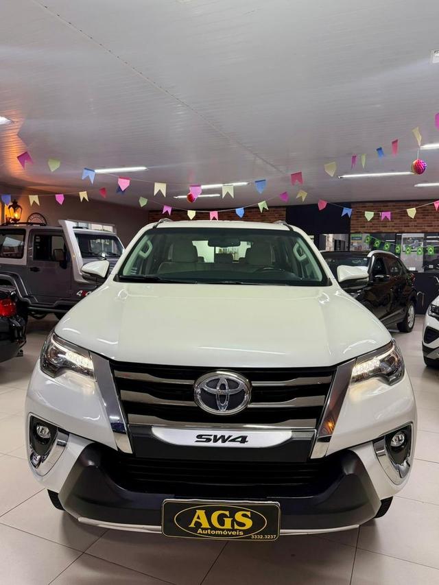 Toyota Hilux SW4