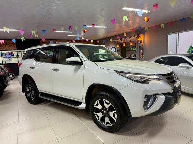 Toyota Hilux SW4