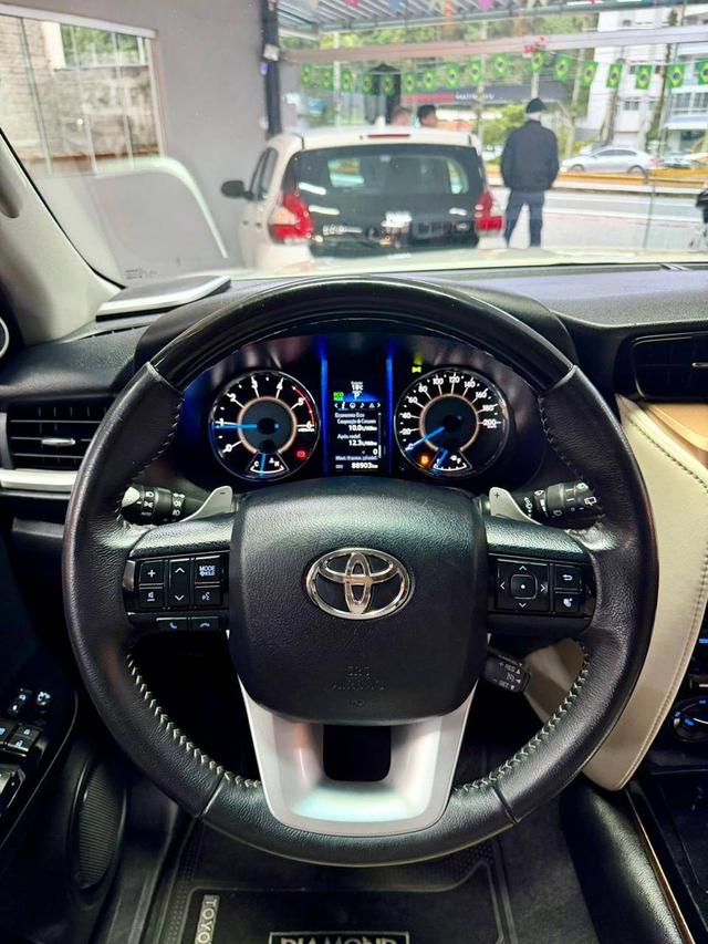 Toyota Hilux SW4